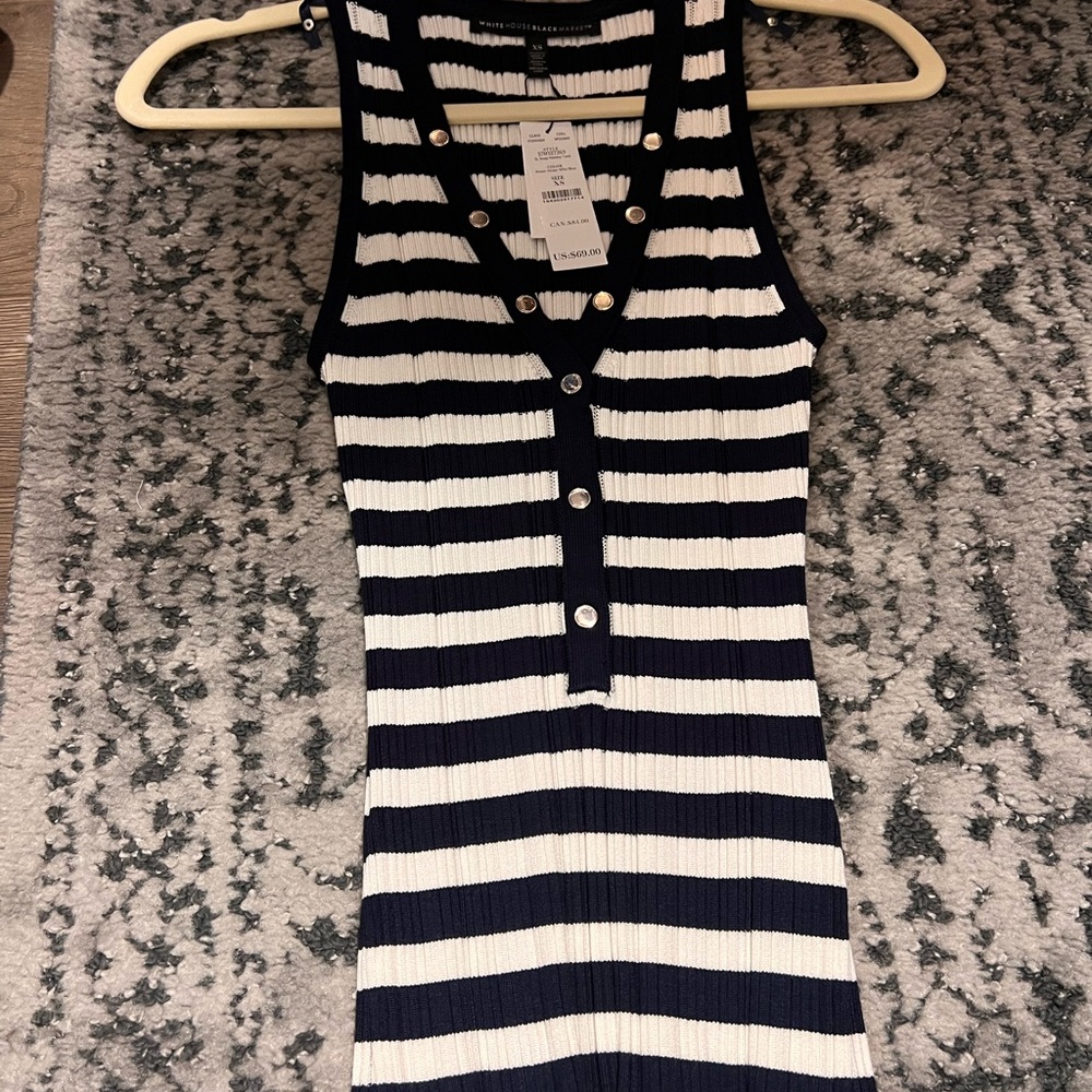 White House Black Market SL snap Henley tank